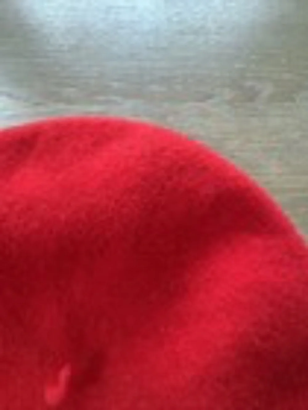 Red Kangol Modelaine Wool Beret with RARE Hat Pin Set Feather Stick Pin Women's